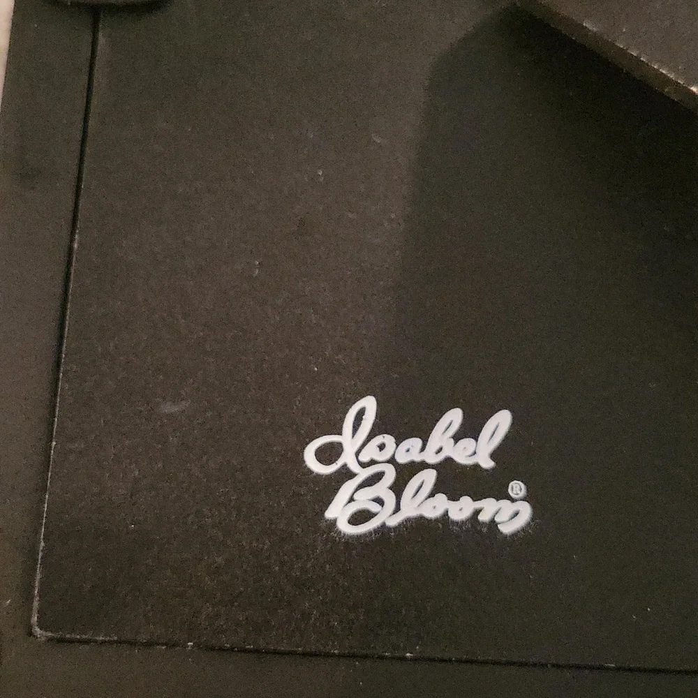 Isabel Bloom Clover Frame - Picture 3 of 3